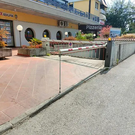 Tra Cielo E - Gerale H&b Lägenhet